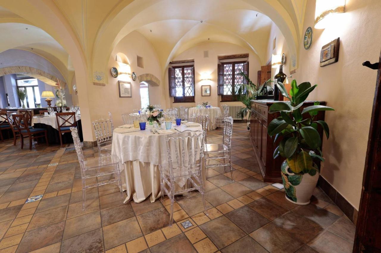 Hotel Corte Dei Tini Teramo Exterior foto