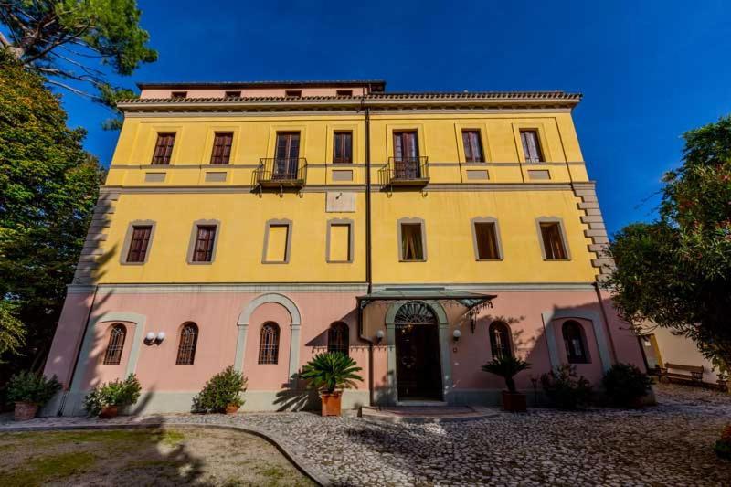 Hotel Corte Dei Tini Teramo Exterior foto