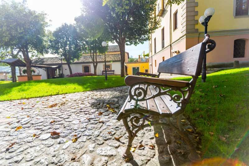 Hotel Corte Dei Tini Teramo Exterior foto