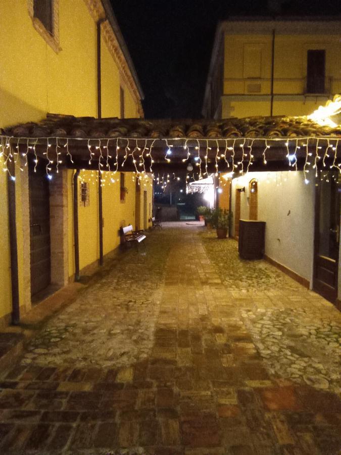 Hotel Corte Dei Tini Teramo Exterior foto